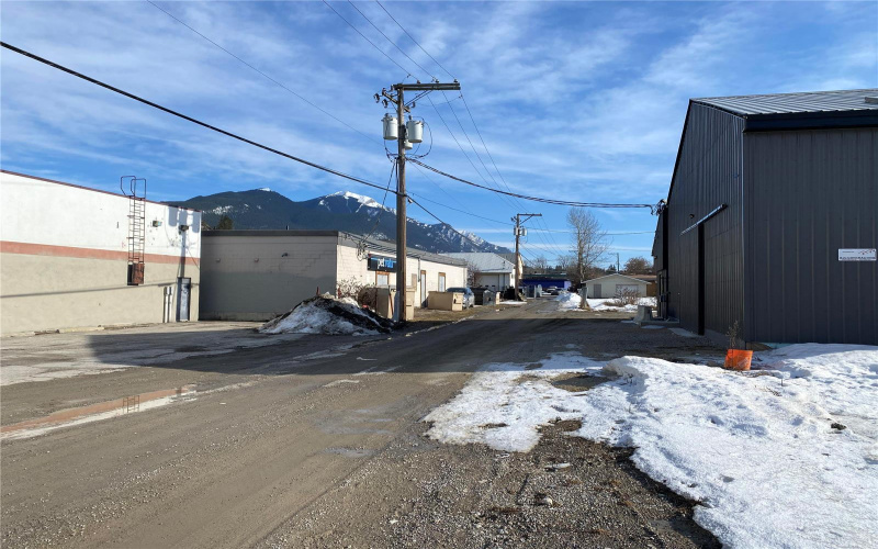 620 8th Avenue, Golden, British Columbia V0A1H0, ,Business,For Sale,8th,10226877